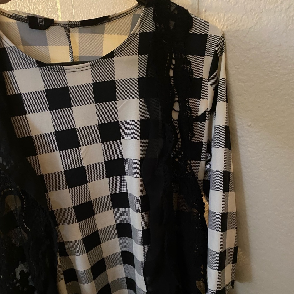 Black Vest - Picture 4 of 6